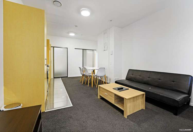 1109/17 Putney Way_3