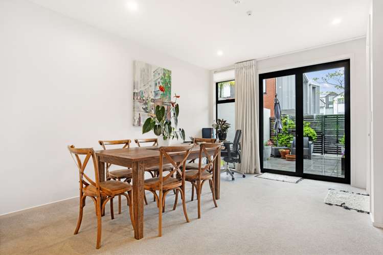 21/4 Stables Lane Silverdale_8