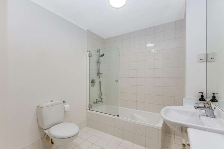 1.6/1 Queens Wharf Wellington Central_14