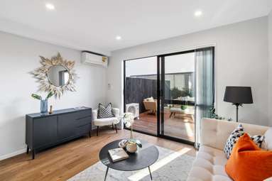 2/119 Bruce Mclaren Road_3