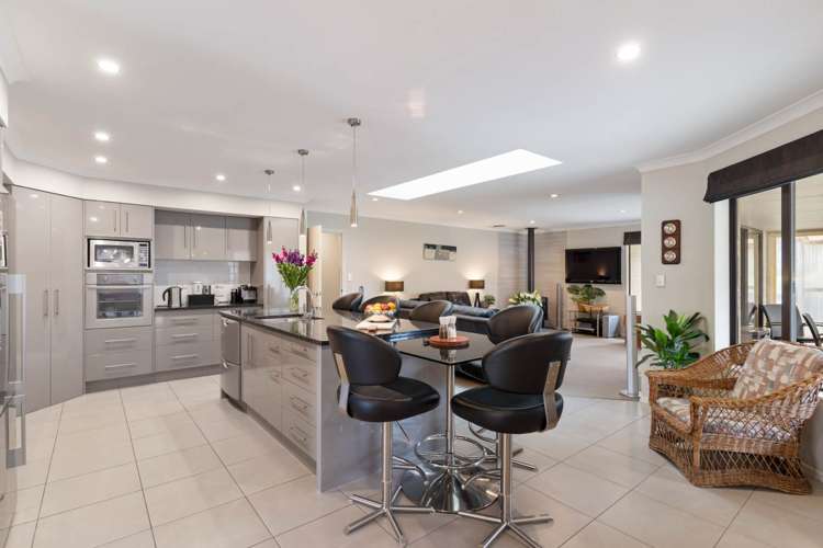 57 Lough Bourne Drive Pukekohe_9