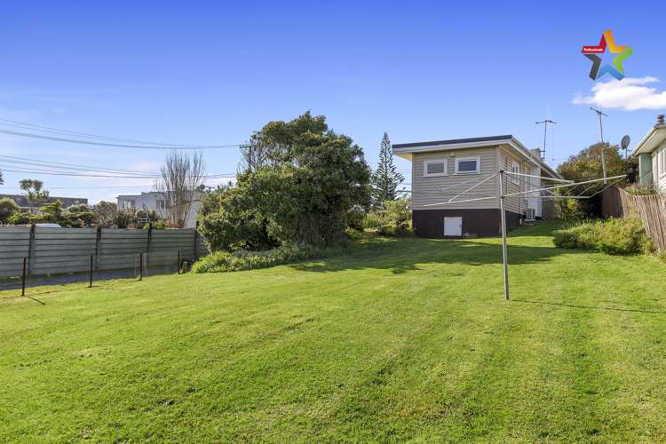 67 Tasman Road Otaki Beach_17