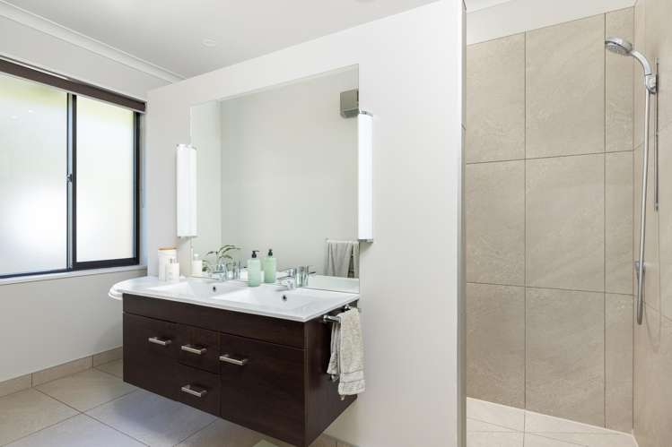 56 Fairbourne Drive Fairhall_14