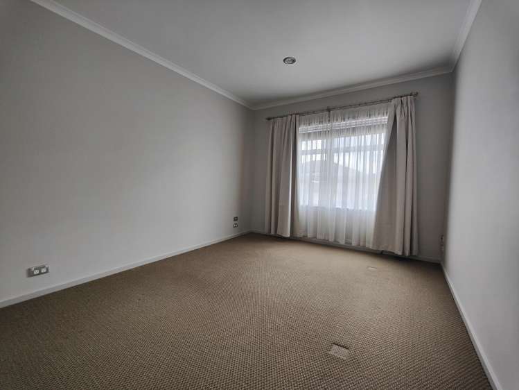 2 Soljans Place Flat Bush_10