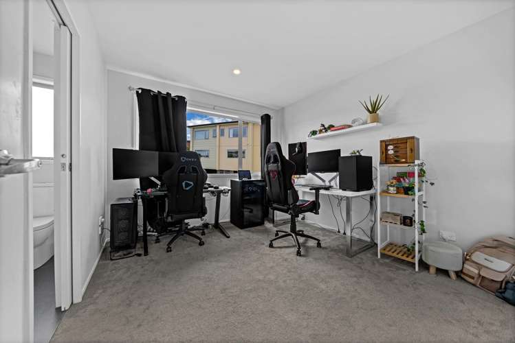 11/11 RAY SMALL DRIVE Papakura_11