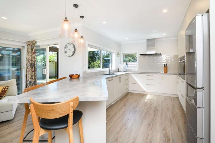 12 Truscott Grove Awapuni_12