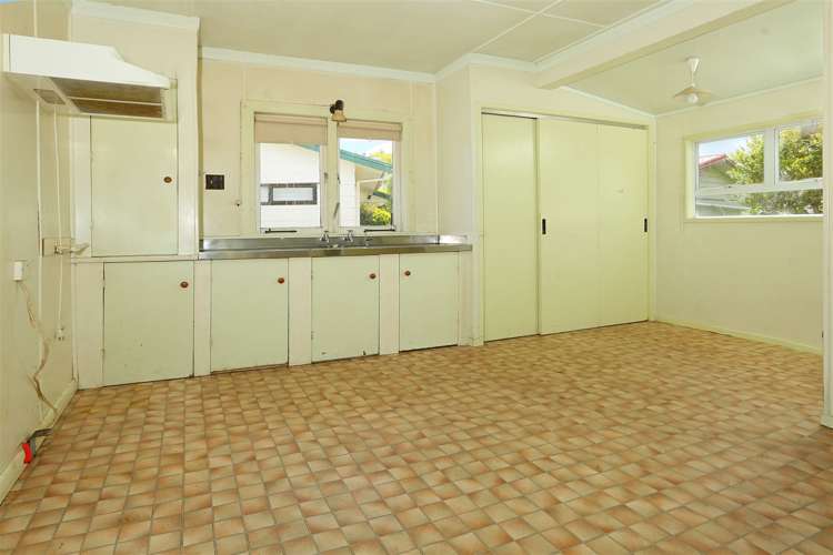 147 Bruce Mclaren Road Henderson_13