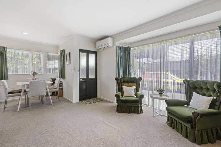 43/42 Main Road Tawa_3