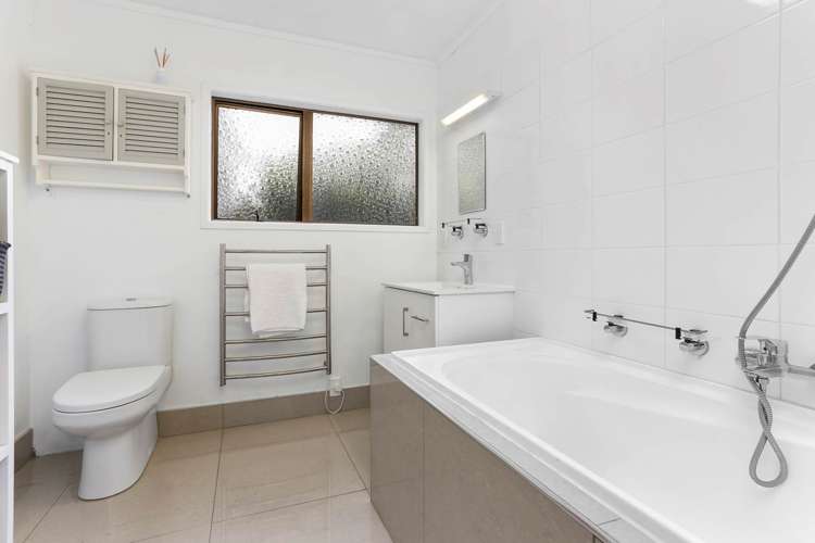 1/1 Sharon Road Waiake_12