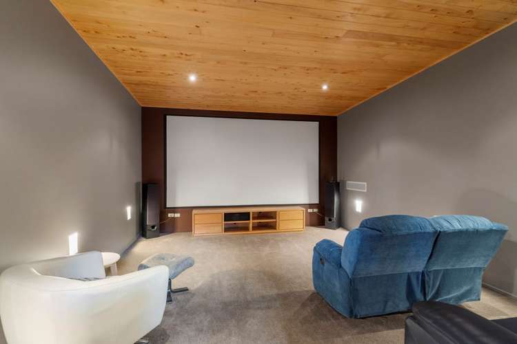 168 Portsmouth Road Bombay_17