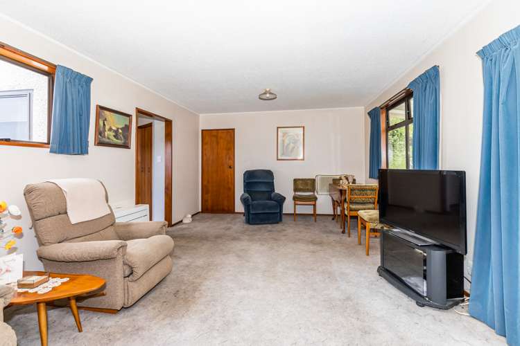 2/7 Waipori Place Glenwood_8