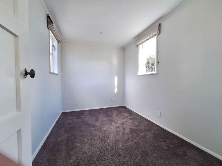 24 Hazel Ave 10044_8