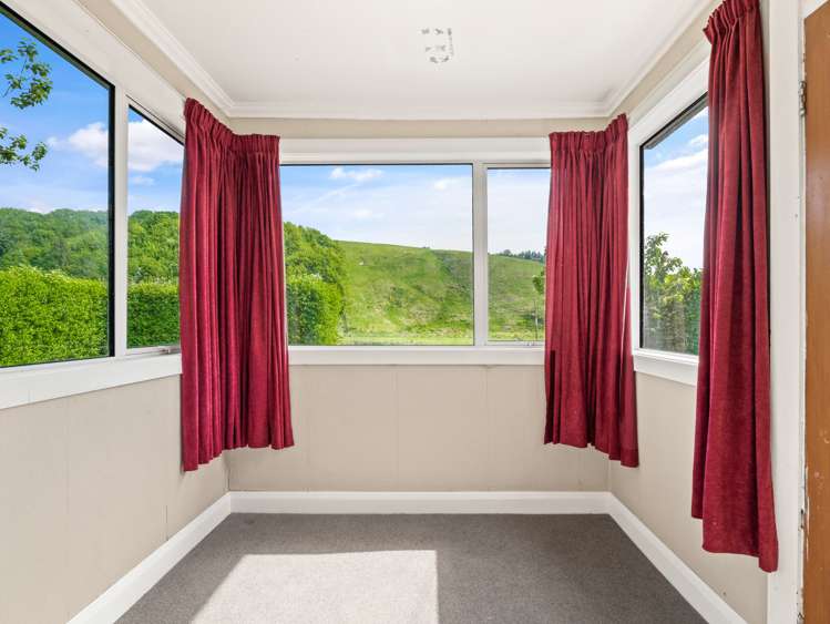 52 Irvine Street Lawrence_10