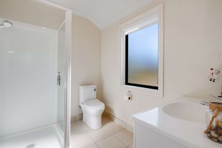 19 Black Teal Close Unsworth Heights_12