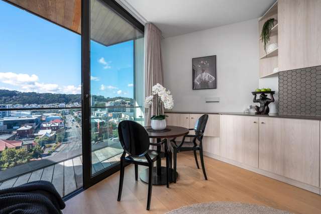 Sun, Views & Cityside Living
