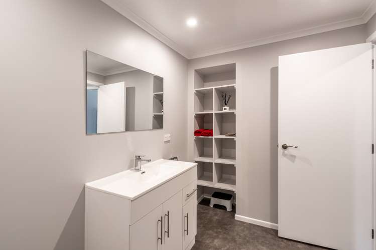 5 Handley Place Glen Avon_19