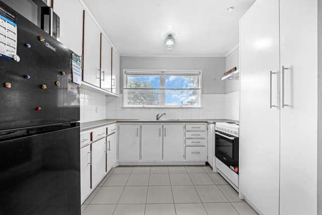 1/2 Arthur Road Hill Park_3