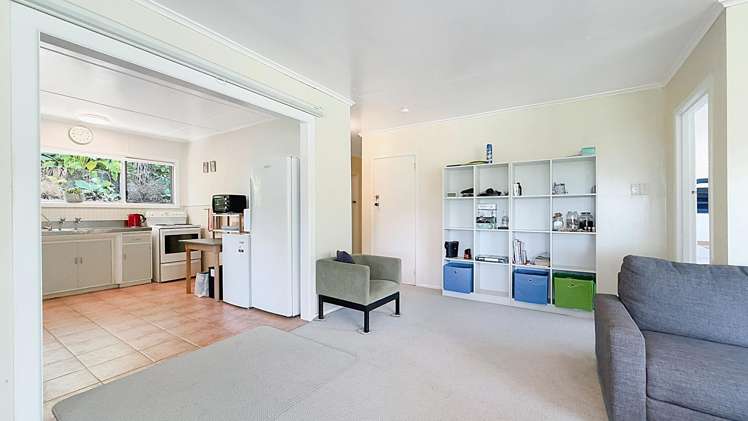 7 Lucy Road Waiomu_15