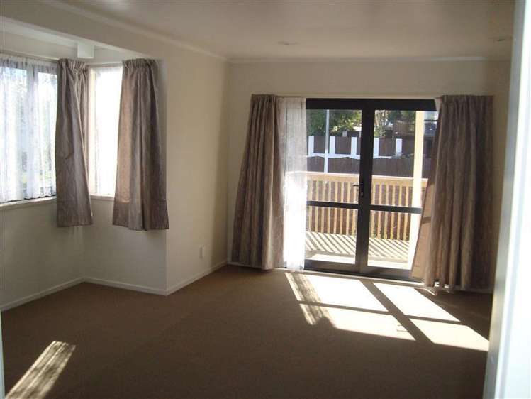 1 Gambare Place Wattle Downs_3