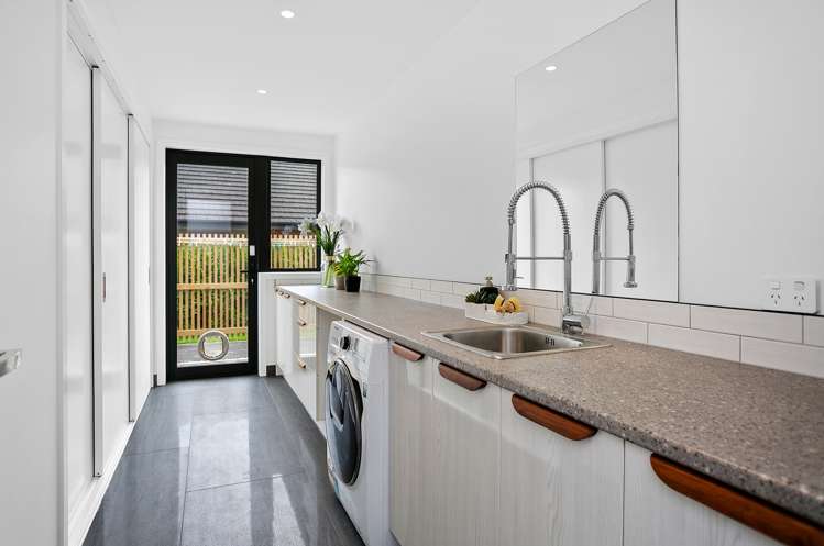 4 Alan Livingston Drive Cambridge_22