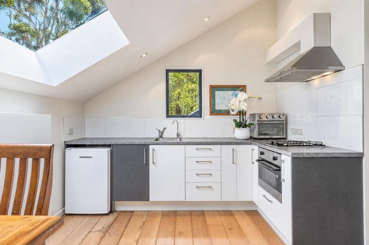 15a Te Papa Road Kawakawa Bay_35