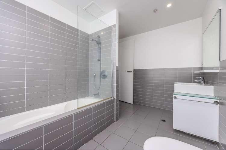 906/18 Beach Road Auckland Central_15
