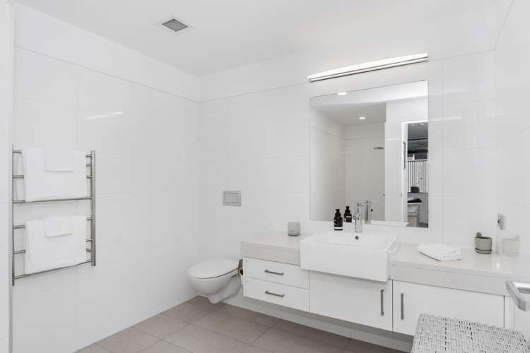 2/48 Dp Marine Parade Mount Maunganui_11