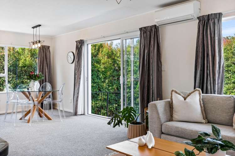 41 Meadowvale Rise Titirangi_13