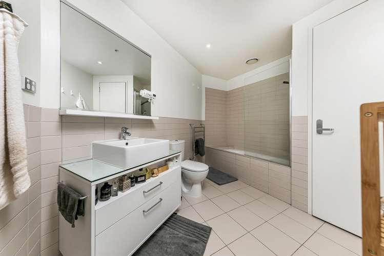 1211/30 Beach Road Auckland Central_10