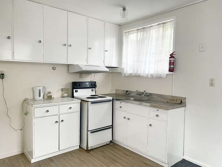 11a Captain Scott Road Glen Eden_9