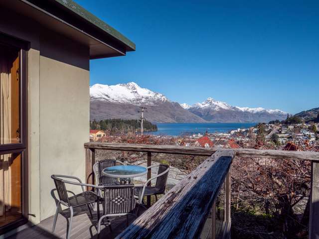 81 Hallenstein Street Queenstown_2