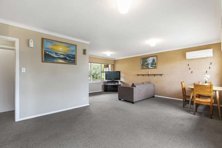 2/69 Royal View Road Te Atatu South_11