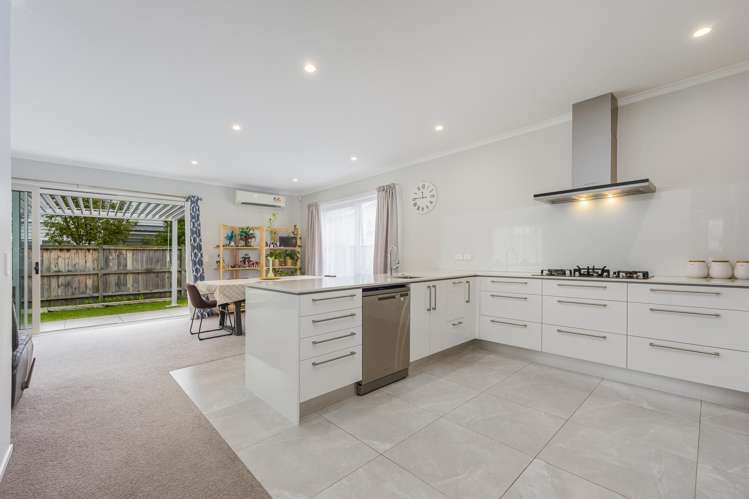 16 Couldrey Crescent Red Beach_7