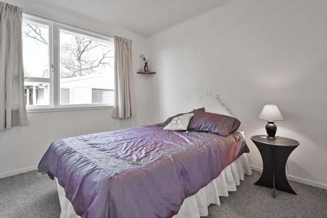 215 Sunnybank Crescent Camberley_2