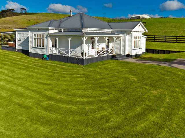 703 Peak Road Helensville_1