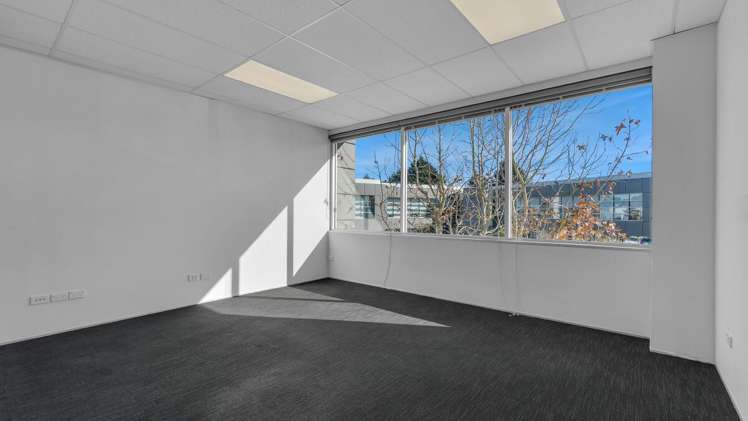6 Sir William Pickering Drive Burnside_11