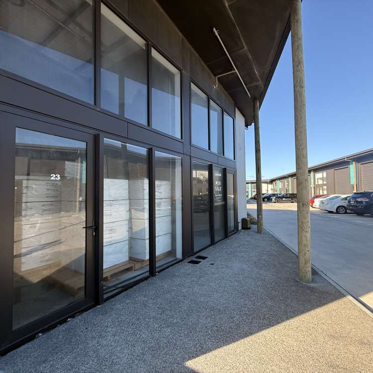23 & 24/70 Kingsford Smith Street Rongotai_5