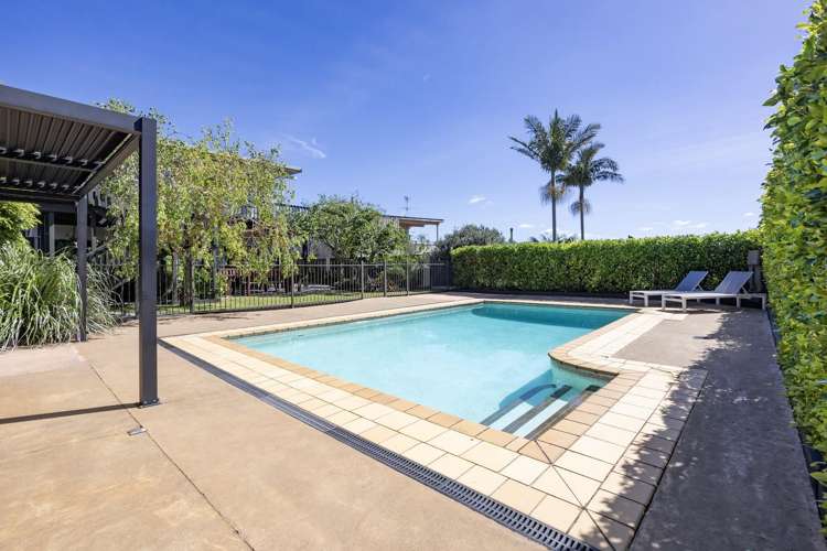 219 Royal Road Massey_14