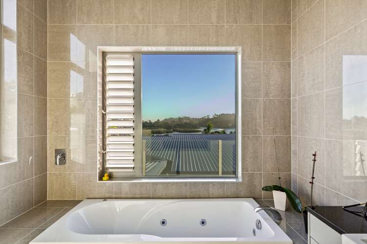 8 Kerema Way Schnapper Rock_10