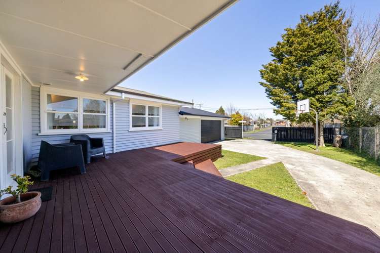 21 MacDonald Road Glenview_22