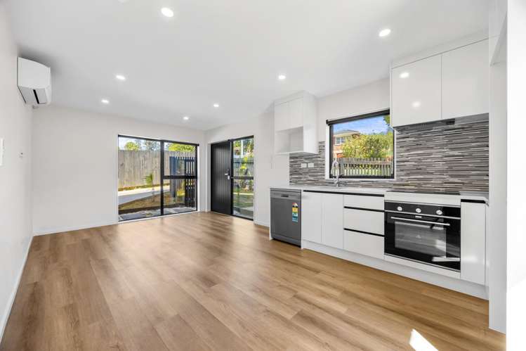 16A Jade Avenue Pakuranga Heights_1