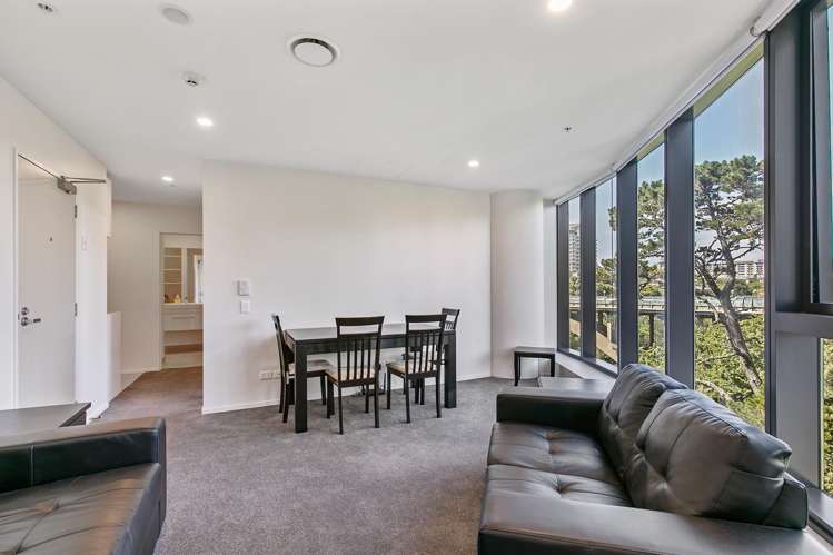 504/18 Saint Martins Lane Grafton_2