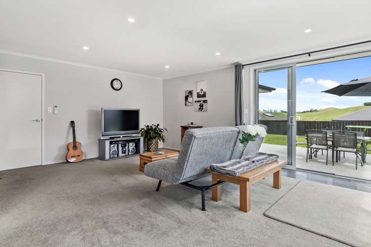 171 Ballintoy Park Drive Welcome Bay_21