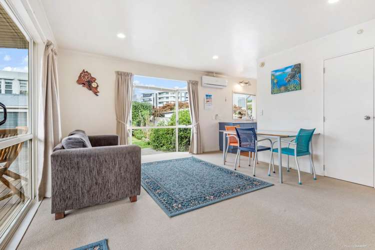 7 Peachgrove Road Te Atatu Peninsula_11