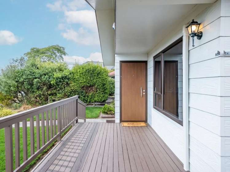 57 Lansdowne Crescent Glenview_5