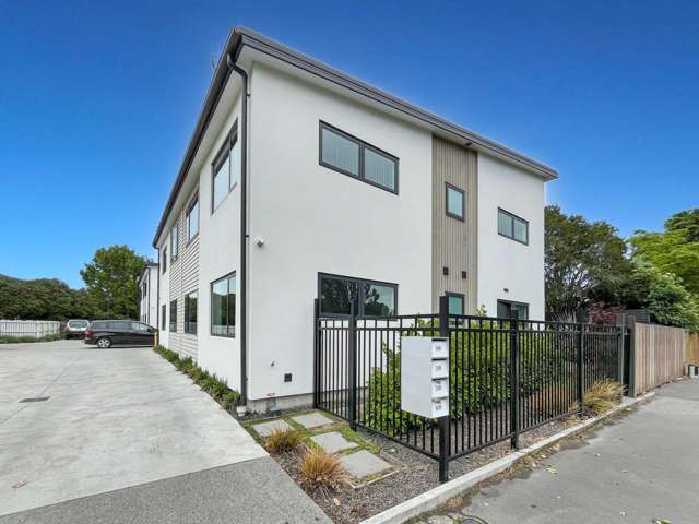 ILAM - STUDENT ACCOMMODATION 2027 - 6 BEDROOMS, 2 BATHROOMS
