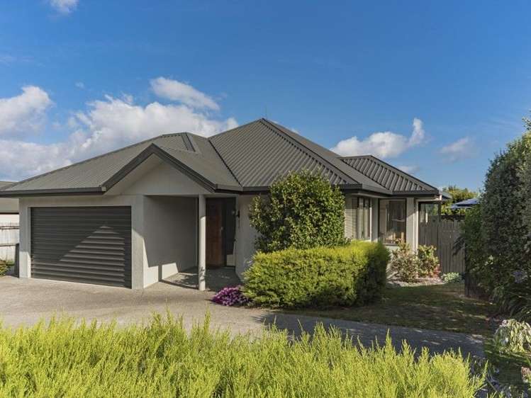 72 Kingsford Drive Stoke_2