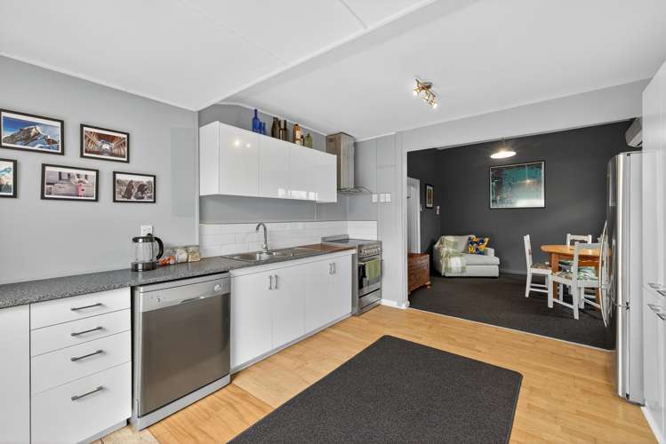 97 Wildberry Street Woolston_16