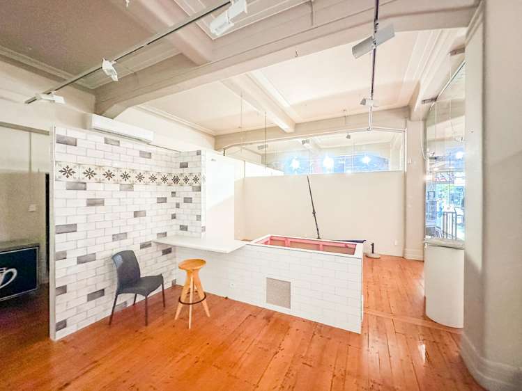 Retail 5/10 Victoria Road Devonport_2