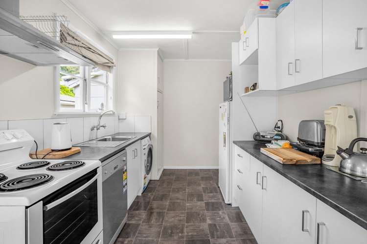 200 Waddington Drive Naenae_12